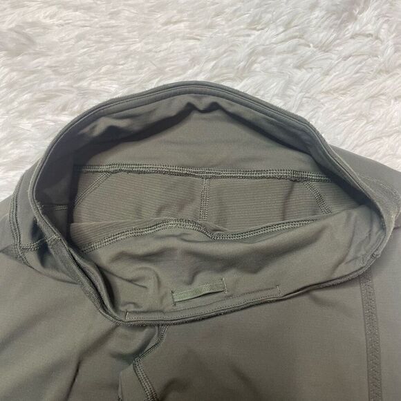 Lululemon Leggings Green Camo Crop Capri Size 4 Back Zip Pocket Ruched - Picture 2 of 8